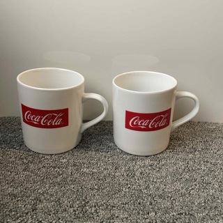コカコーラ(コカ・コーラ)のコカコーラ　マグカップ　２個セット　新品未使用(グラス/カップ)