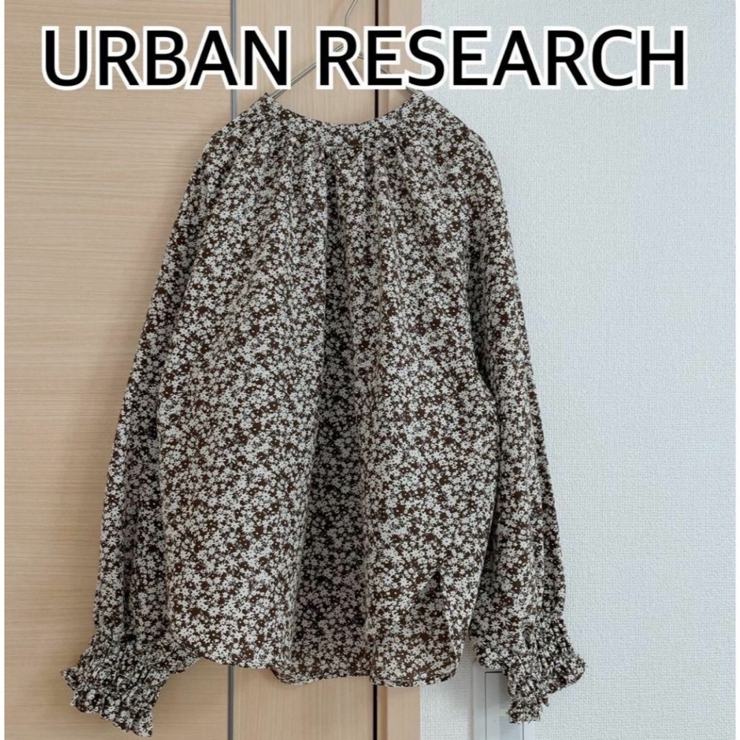 URBAN RESEARCH(アーバンリサーチ)のURBAN RESEARCHトップス2点分 レディースのトップス(シャツ/ブラウス(長袖/七分))の商品写真