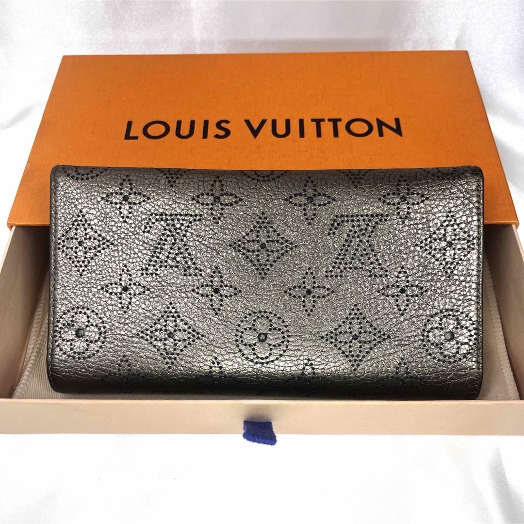 LOUIS VUITTON(ルイヴィトン)のルイヴィトン マヒナ ポルトフォイユ アメリア ブロンズ メタリック 財布 レア メンズのファッション小物(長財布)の商品写真