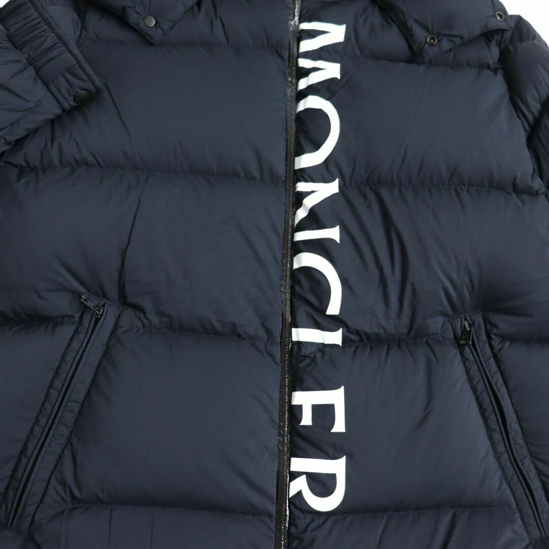 MONCLER(モンクレール)の美品◆20-21AW MONCLER モンクレール MAURES/モーレス ラバーワッペン付き ダブルジップ ダウンジャケット ネイビー 4 正規品 ハンガー付き メンズのジャケット/アウター(ダウンジャケット)の商品写真