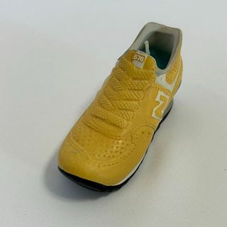 ノベルティ new balance ニュー バランス スニーカー型キャンドル 黄(その他)