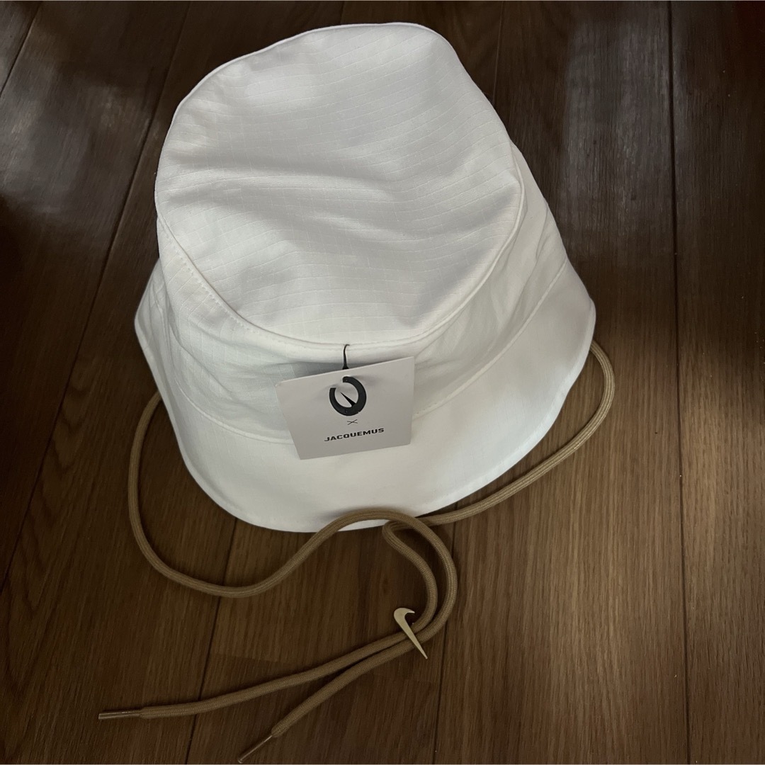 NIKE(ナイキ)のjacquemus nike hat バケットハット レディースの帽子(ハット)の商品写真