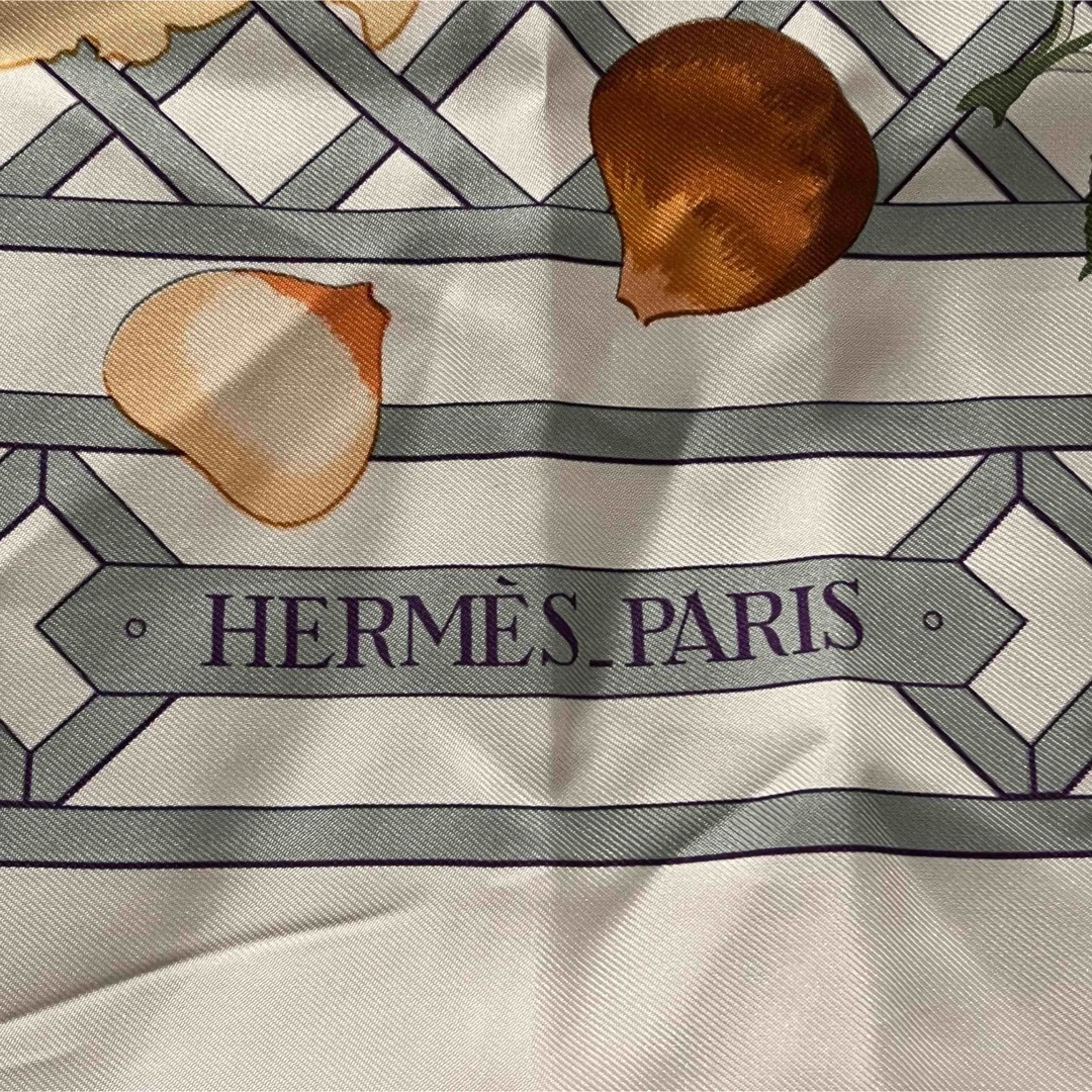 Hermes(エルメス)のらーこ様専用　HERMES エルメス 大判スカーフ　カレ90  バラ園　美品 ハンドメイドのファッション小物(スカーフ)の商品写真