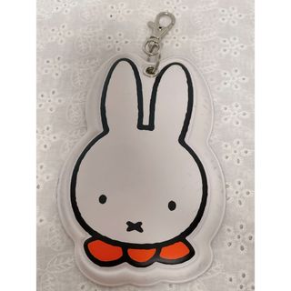 ミッフィー(miffy)のハウステンボス　ミッフィー定期入れ　Suica入れ　パスケース　miffy(定期入れ)