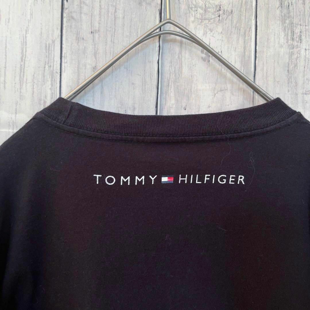 TOMMY HILFIGER(トミーヒルフィガー)のアメリカ古着 トミーヒルフィガー　長袖センター刺繍ロゴTシャツ　M黒ユニセックス その他のその他(その他)の商品写真