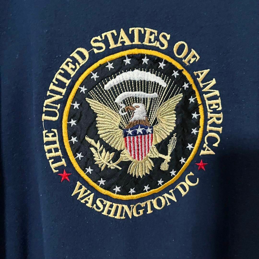 アメリカ古着　ワシントンDCセンター刺繍ロゴスエットトレーナー　サイズLネイビー その他のその他(その他)の商品写真