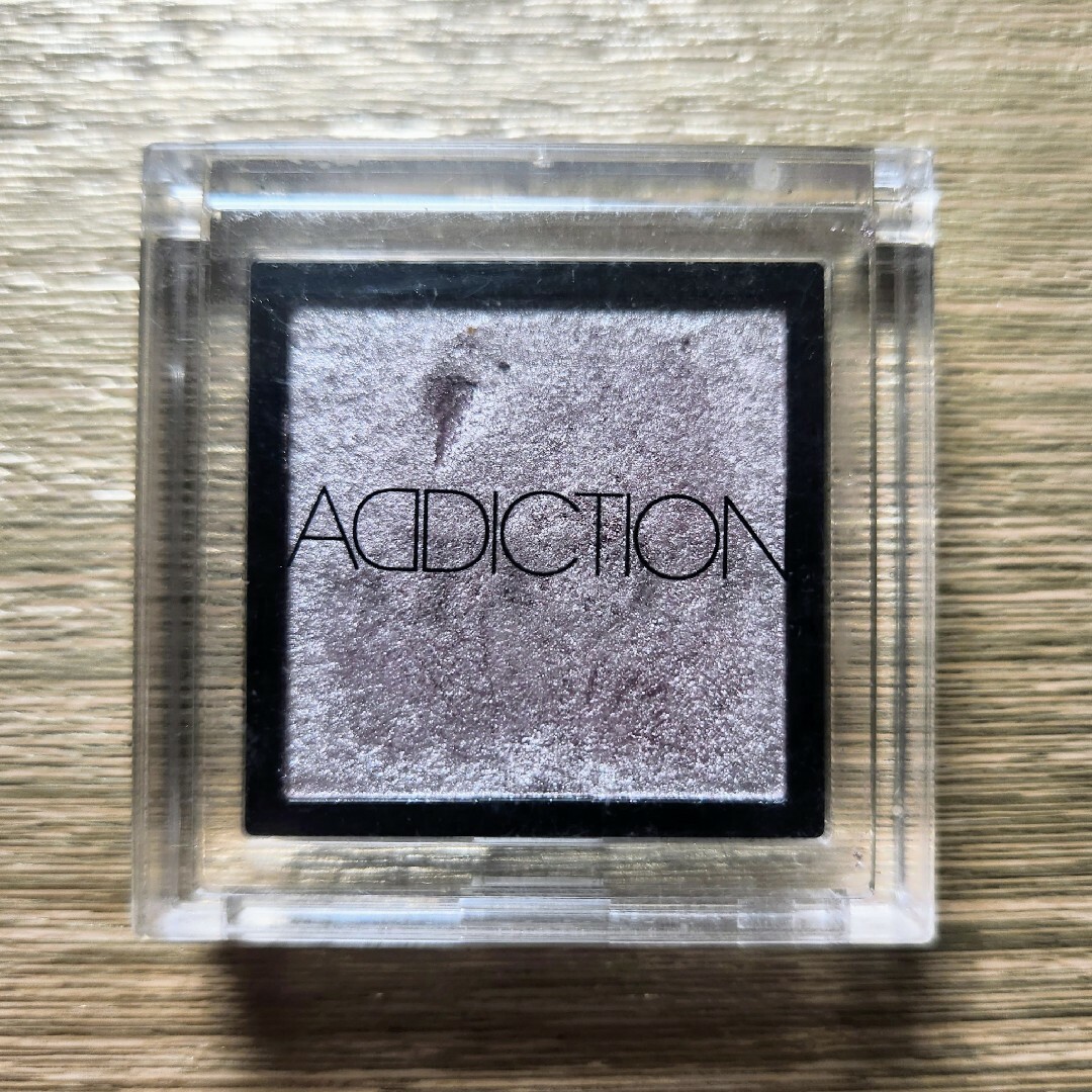 ADDICTION(アディクション)のADDICTION ザ アイシャドウ110 オールドタウン コスメ/美容のベースメイク/化粧品(アイシャドウ)の商品写真