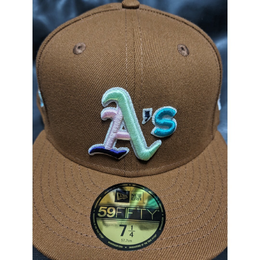 NEW ERA(ニューエラー)の新品　NEW ERA 59FIFTY OAKLAND ATHLETICS MLB メンズの帽子(キャップ)の商品写真