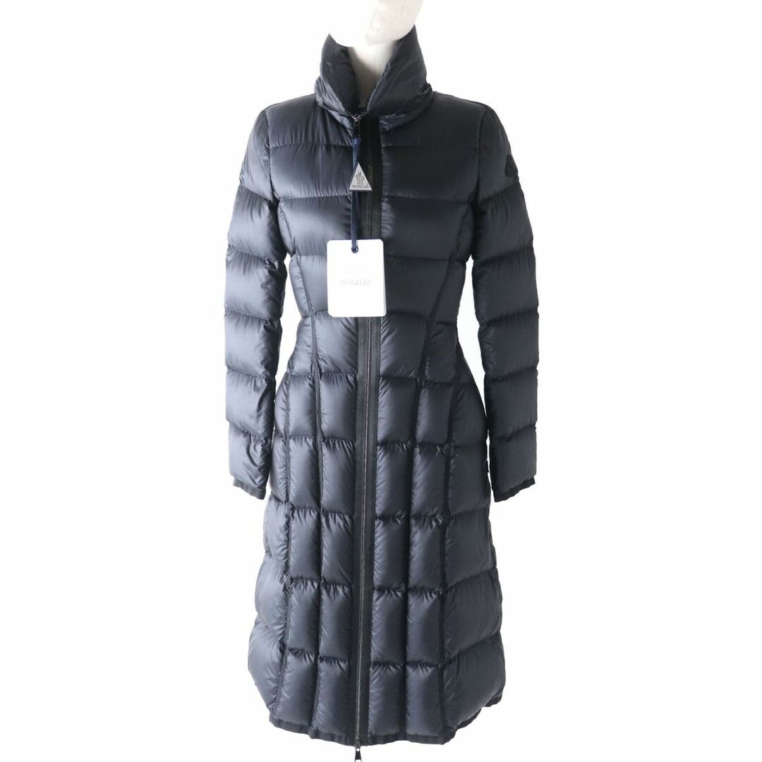 MONCLER(モンクレール)の未使用品★国内正規品 MONCLER モンクレール BELLEVALIA 2021年 ロゴパッチ付 スタンドカラー ロングダウンコート 黒 00 ハンガー・タグ付 レディースのジャケット/アウター(ダウンコート)の商品写真