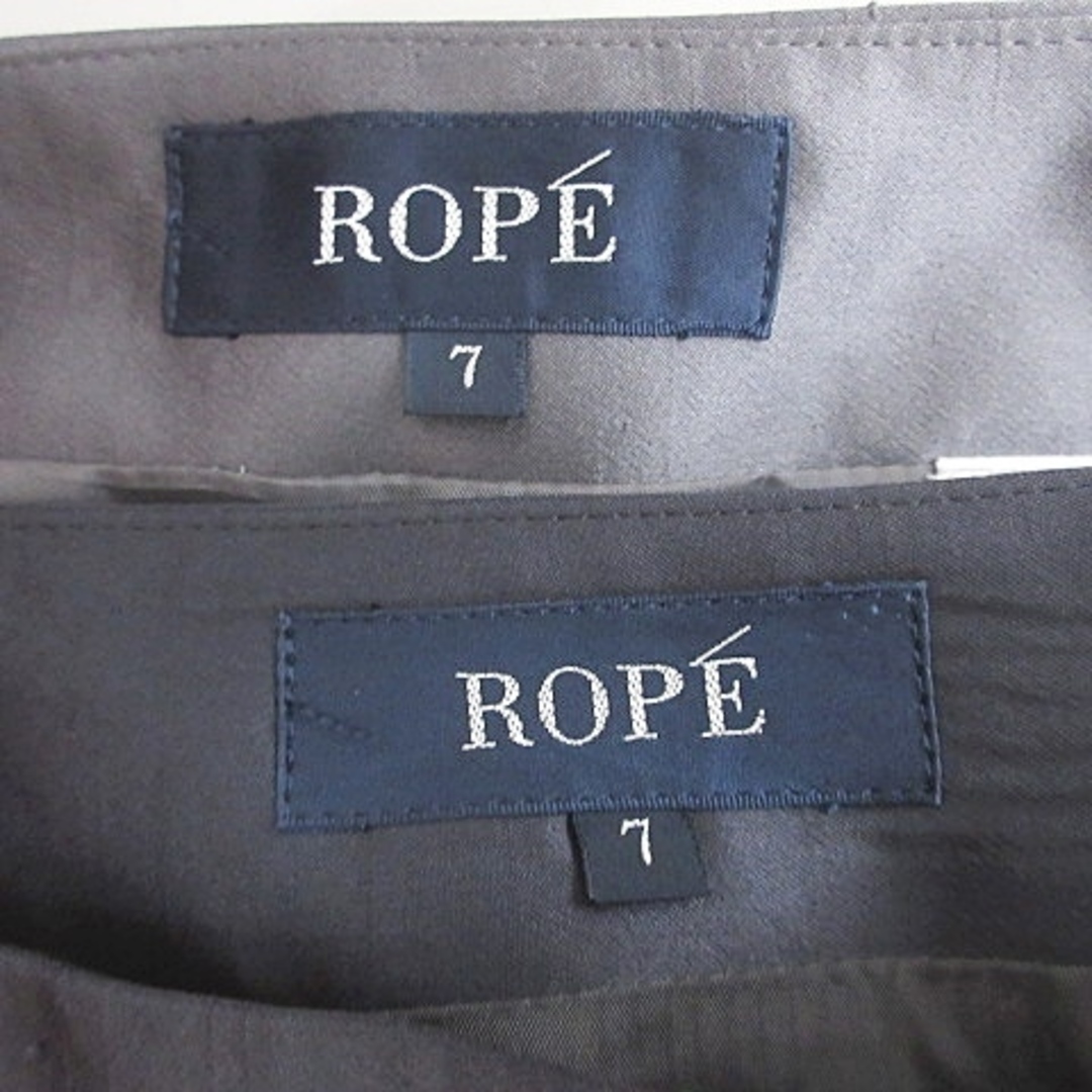 ROPE’(ロペ)のロペ スカート 2枚セットフレアースカート タック 膝丈 サテン 紺 グレー 7 レディースのスカート(ひざ丈スカート)の商品写真