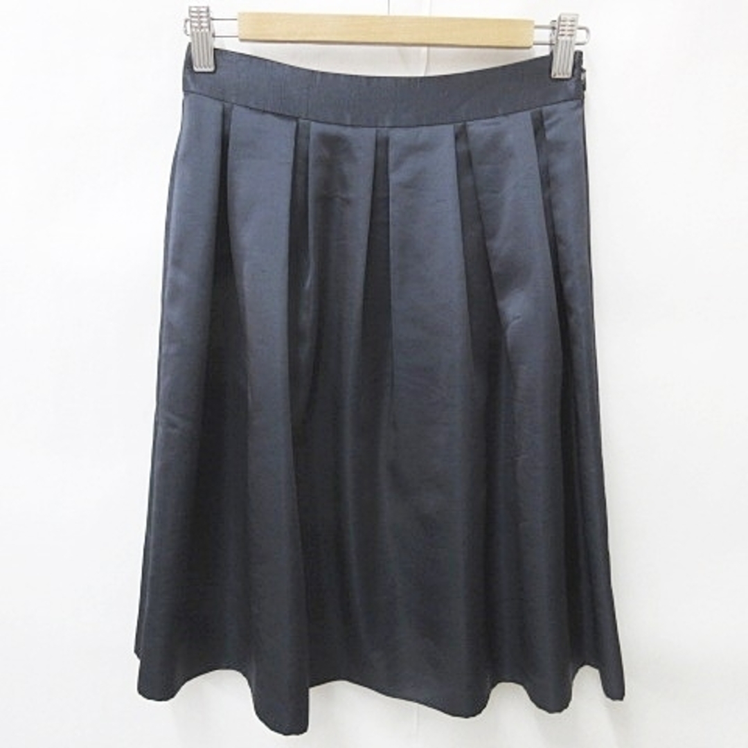 ROPE’(ロペ)のロペ スカート 2枚セットフレアースカート タック 膝丈 サテン 紺 グレー 7 レディースのスカート(ひざ丈スカート)の商品写真