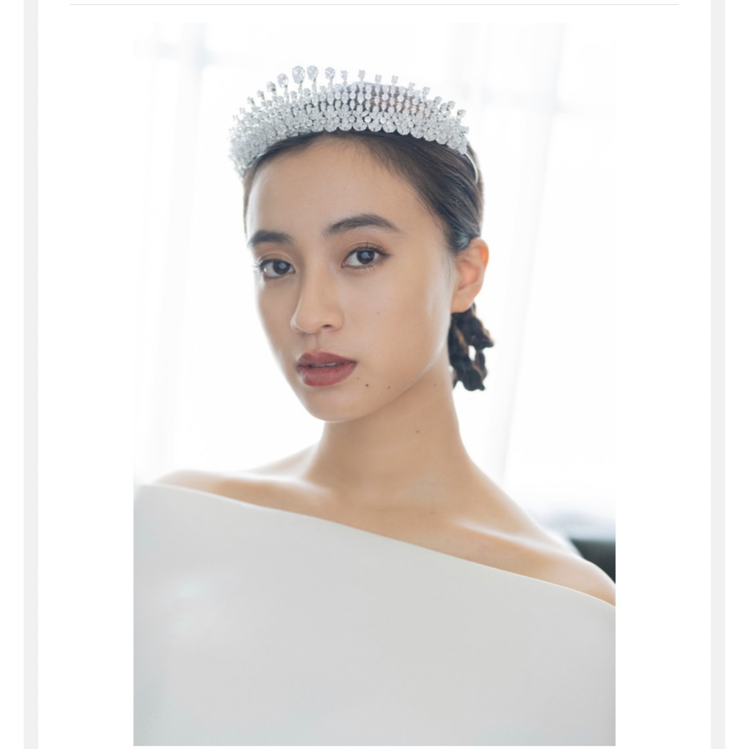 Vera Wang(ヴェラウォン)のゼクシィ掲載　ラブティアラ　未使用　ジルコニア　結婚式 ブライダル ハンドメイドのウェディング(ヘッドドレス/ドレス)の商品写真