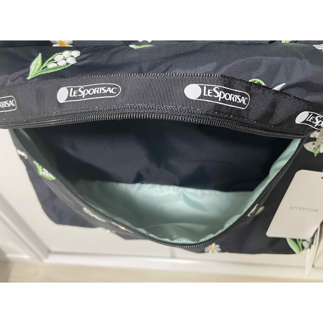 LeSportsac(レスポートサック)のLeSportsacレスポートサックデイジーバレーリュック レディースのバッグ(リュック/バックパック)の商品写真