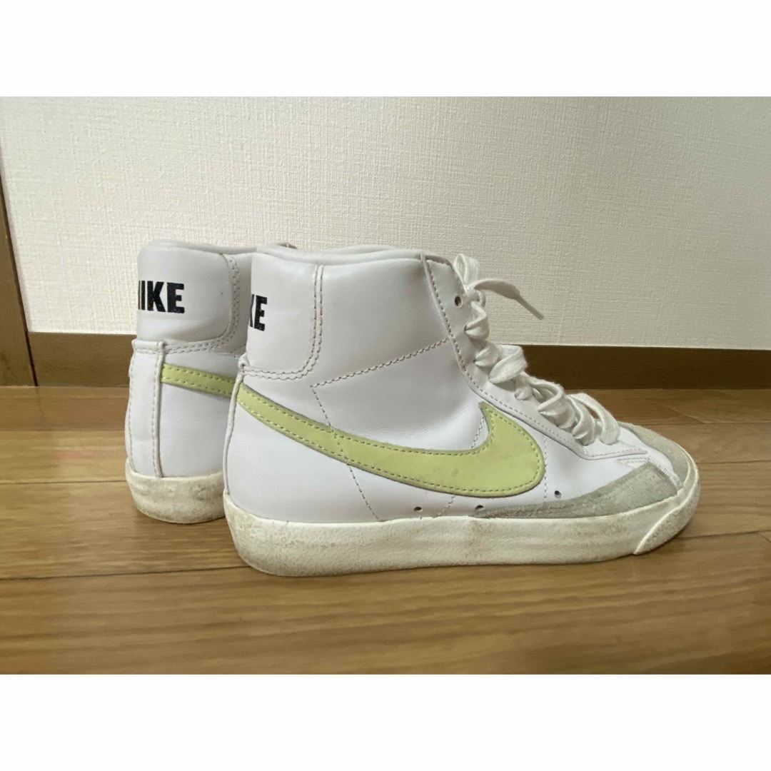 NIKE(ナイキ)のナイキ　ブレーザーミッド77 ビンテージホワイト メンズの靴/シューズ(スニーカー)の商品写真