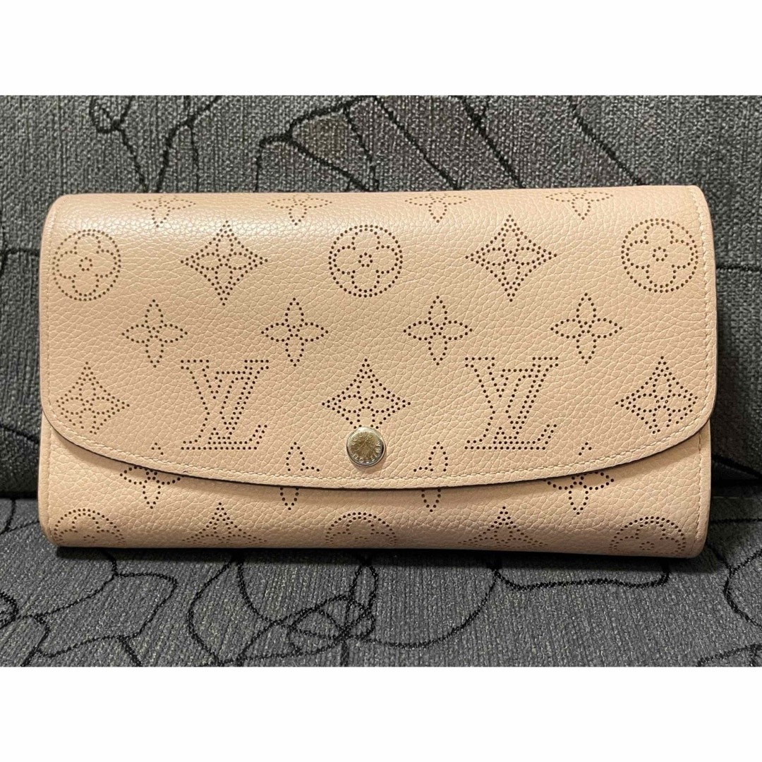 LOUIS VUITTON(ルイヴィトン)のルイヴィトン マヒナ ポルトフォイユ イリス ピンクベージュ 長財布 レディースのファッション小物(財布)の商品写真