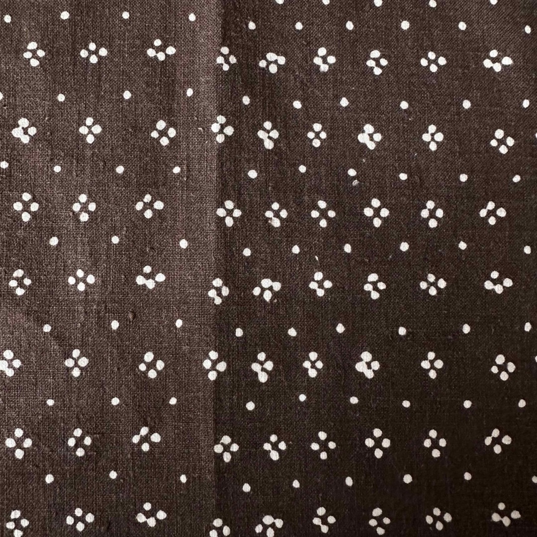 marimekko(マリメッコ)のマリメッコ　ヴィンテージ　ムイヤ　1965年　濃いブラウン　ハギレ　北欧　生地 ハンドメイドの素材/材料(生地/糸)の商品写真