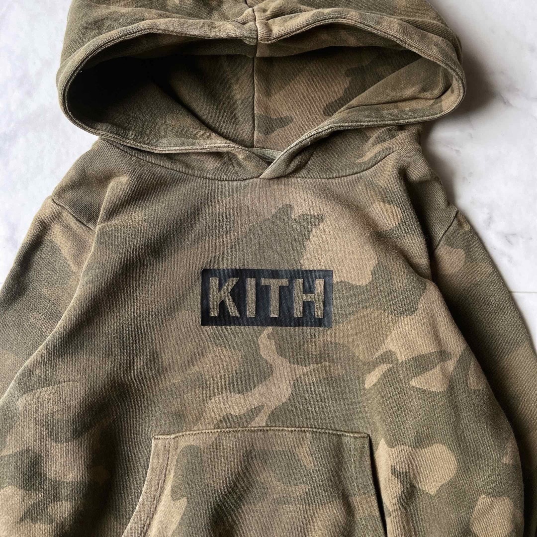 KITH(キス)のKITH キス KIDS キッズパーカー カモフラージュ　ボックスロゴ 3  キッズ/ベビー/マタニティのキッズ服男の子用(90cm~)(その他)の商品写真