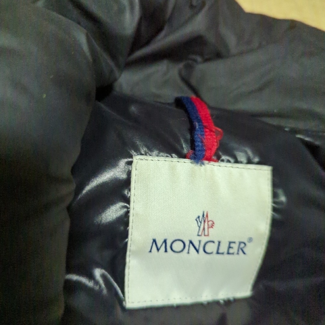 MONCLER(モンクレール)のMONCLER　ダウン　黒 メンズのジャケット/アウター(ダウンジャケット)の商品写真