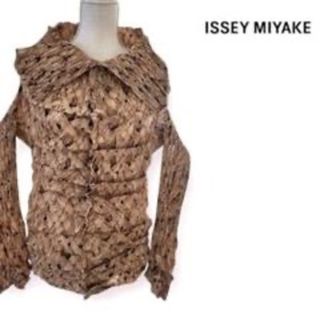 イッセイミヤケ(ISSEY MIYAKE)の【美品】ISSEY MIYAKE 2011ss 3D変形プリーツ トップス(その他)