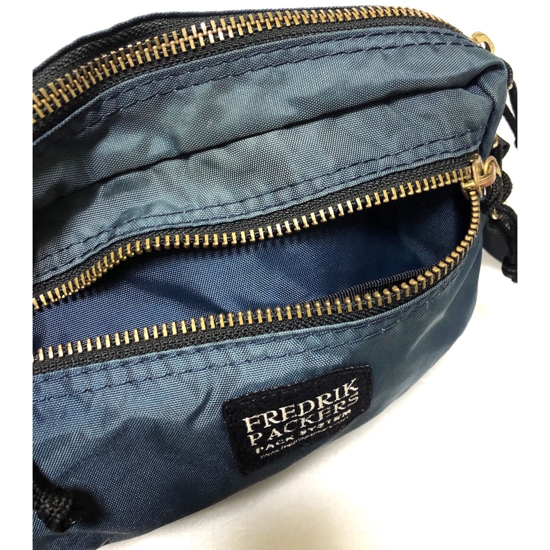 FREDRIK PACKERS(フレドリックパッカーズ)のフレドリックパッカーズ 2402286 ショルダーバッグ ネイビー レディースのバッグ(ショルダーバッグ)の商品写真