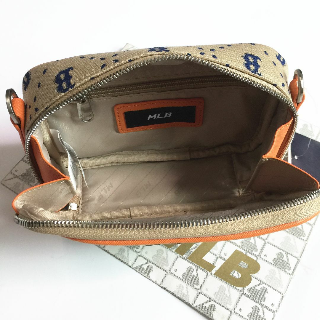 MLB(メジャーリーグベースボール)のMLB KOREA ショルダーバッグ ボディーバッグ Bロゴ オレンジ  メンズのバッグ(ショルダーバッグ)の商品写真