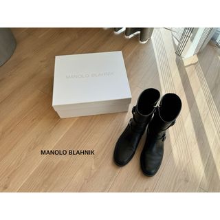 マノロブラニク(MANOLO BLAHNIK)のMANOLO BLAHNIK  バックル付き レザー アンクルブーツ(ブーツ)