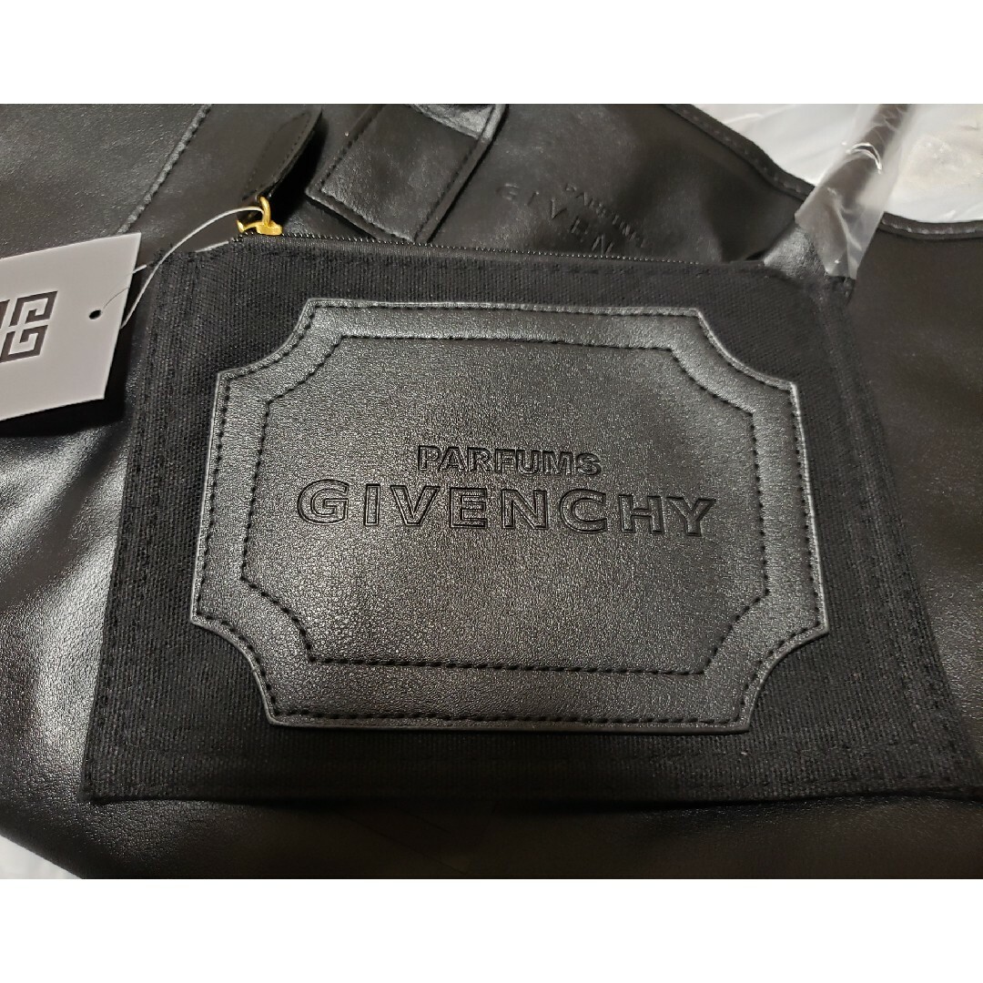 GIVENCHY(ジバンシィ)のGIVENCHYトートバッグノベルティポーチセット　ブラック　男女兼用 レディースのバッグ(トートバッグ)の商品写真