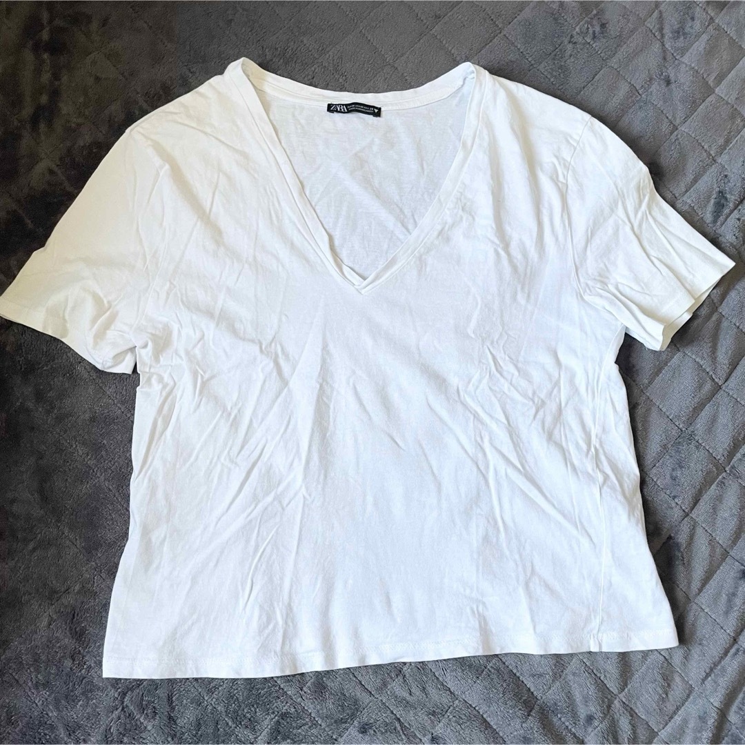 ZARA(ザラ)のZARAのプレーンなホワイトTシャツ レディースのトップス(Tシャツ(半袖/袖なし))の商品写真