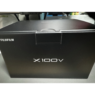 フジフイルム(富士フイルム)のFUJIFILM X100V シルバー　新品(コンパクトデジタルカメラ)