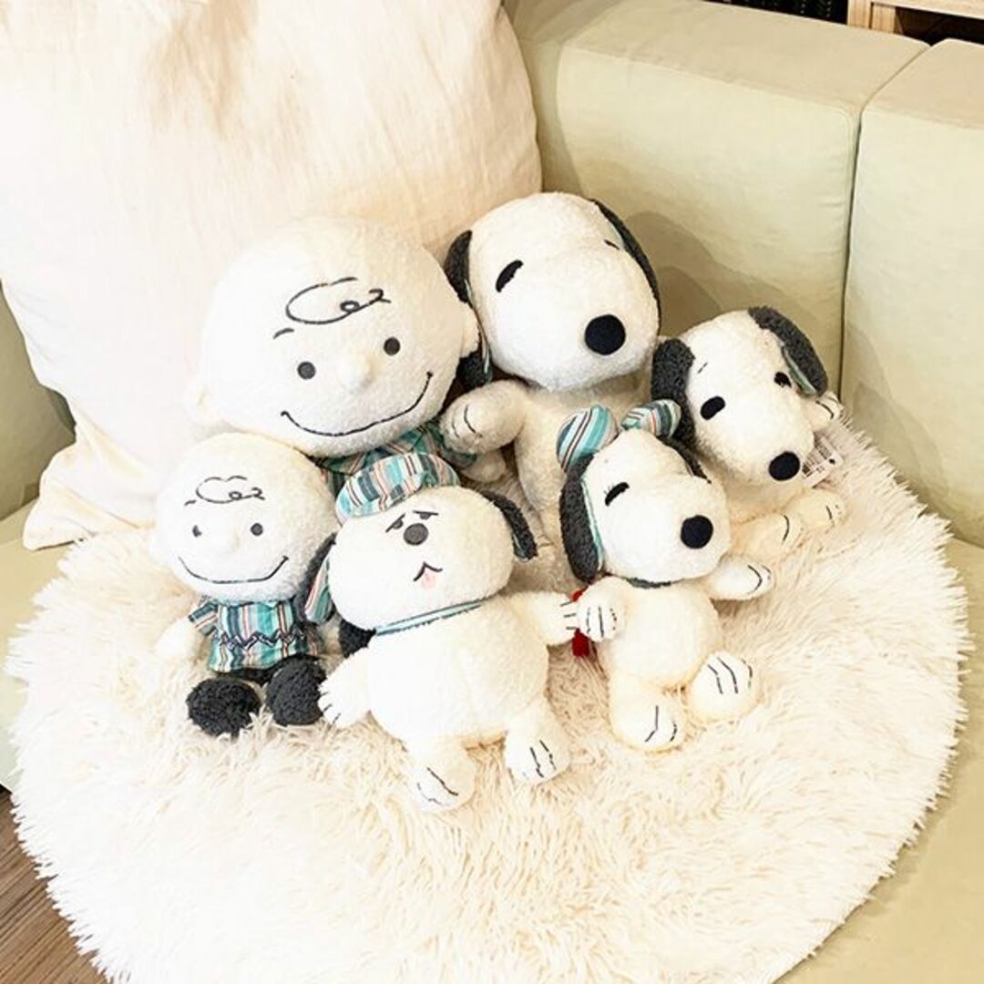 SNOOPY(スヌーピー)のスヌーピー チャーリーブラウン ミントストライプ ぬいぐるみ Sサイズ インテリア クリーム キッズ/ベビー/マタニティのおもちゃ(ぬいぐるみ/人形)の商品写真