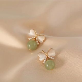 〔11〕グリーンパールリボンピアス(ピアス)