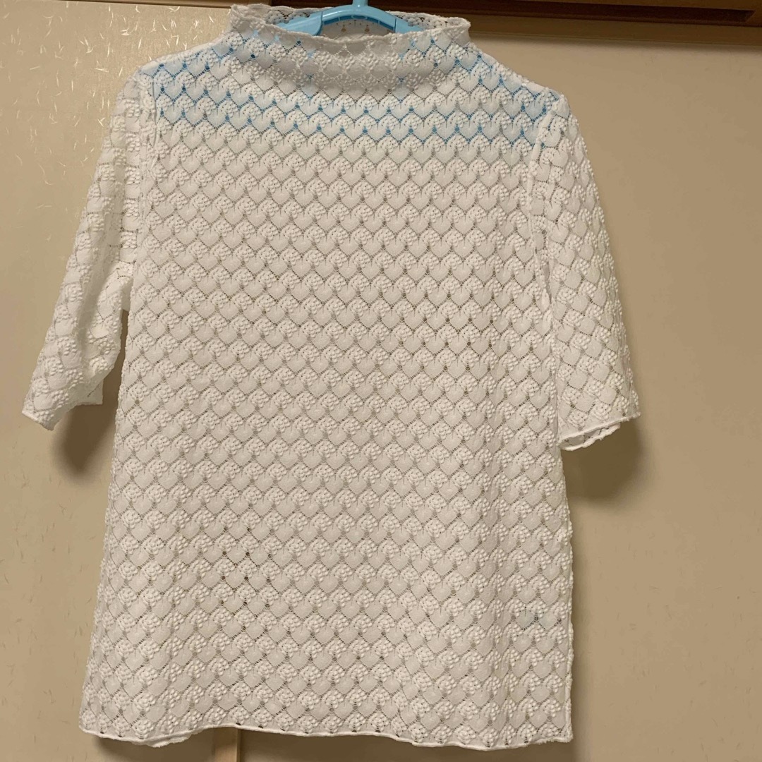 GU(ジーユー)の白　レーストップス レディースのトップス(シャツ/ブラウス(半袖/袖なし))の商品写真