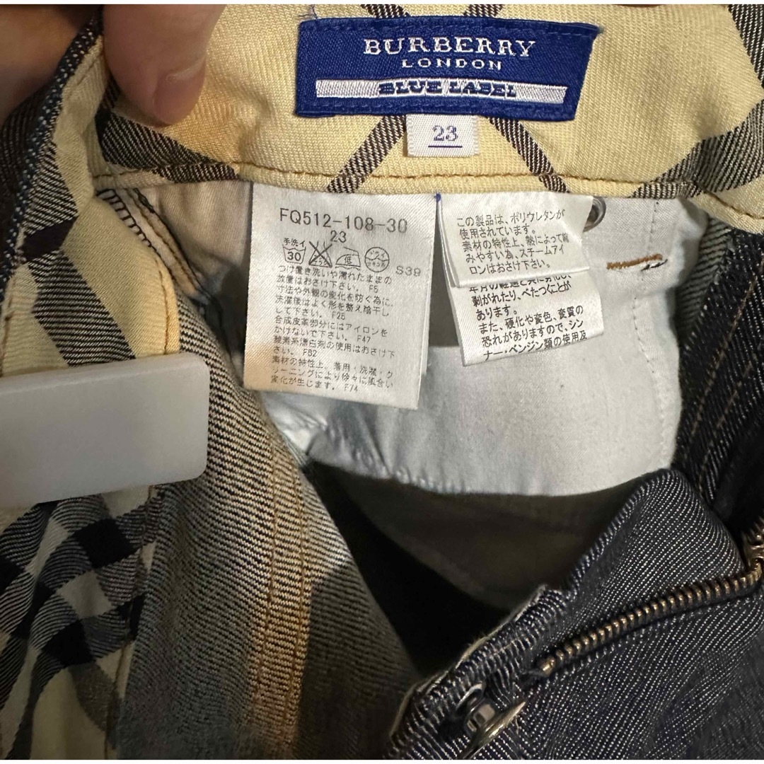 BURBERRY BLUE LABEL(バーバリーブルーレーベル)のバーバリー ブルーレーベル ノバチェック ホース 刺繍 ストレート ジーンズ レディースのパンツ(デニム/ジーンズ)の商品写真