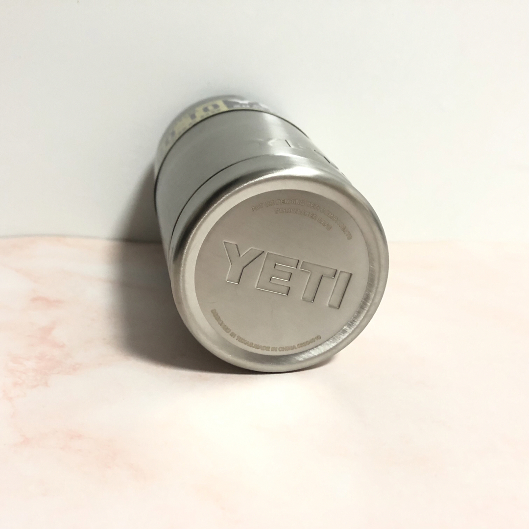 YETI(イエティ)のYETI イエティ 20オンス ランブラー タンブラー アウトドア シルバー スポーツ/アウトドアのアウトドア(食器)の商品写真