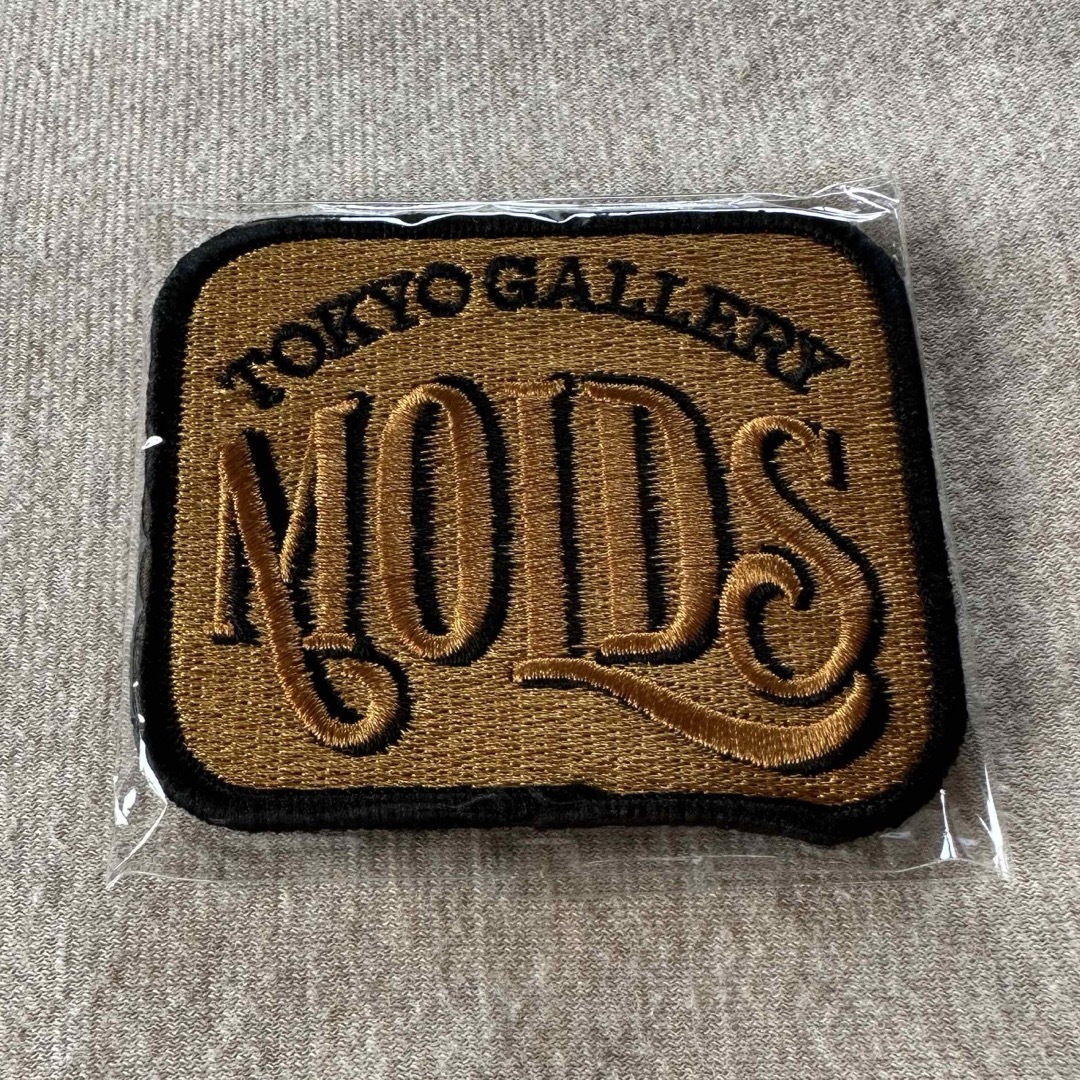 BALLISTICS(バリスティクス)の新品未開封 MOLDS TOKYO 刺繍 ベルクロ ワッペン ゴールド モールズ スポーツ/アウトドアのアウトドア(ライト/ランタン)の商品写真