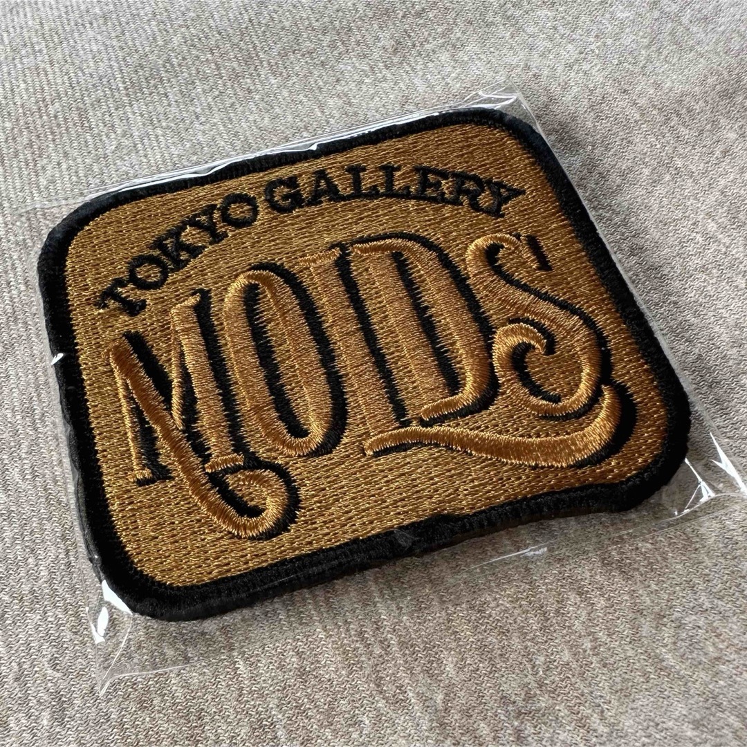 BALLISTICS(バリスティクス)の新品未開封 MOLDS TOKYO 刺繍 ベルクロ ワッペン ゴールド モールズ スポーツ/アウトドアのアウトドア(ライト/ランタン)の商品写真