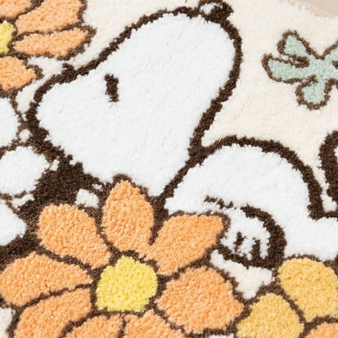 SNOOPY(スヌーピー)のスヌーピー 花いっぱい ロングトイレマット オレンジ SNOOPY インテリア/住まい/日用品の収納家具(トイレ収納)の商品写真