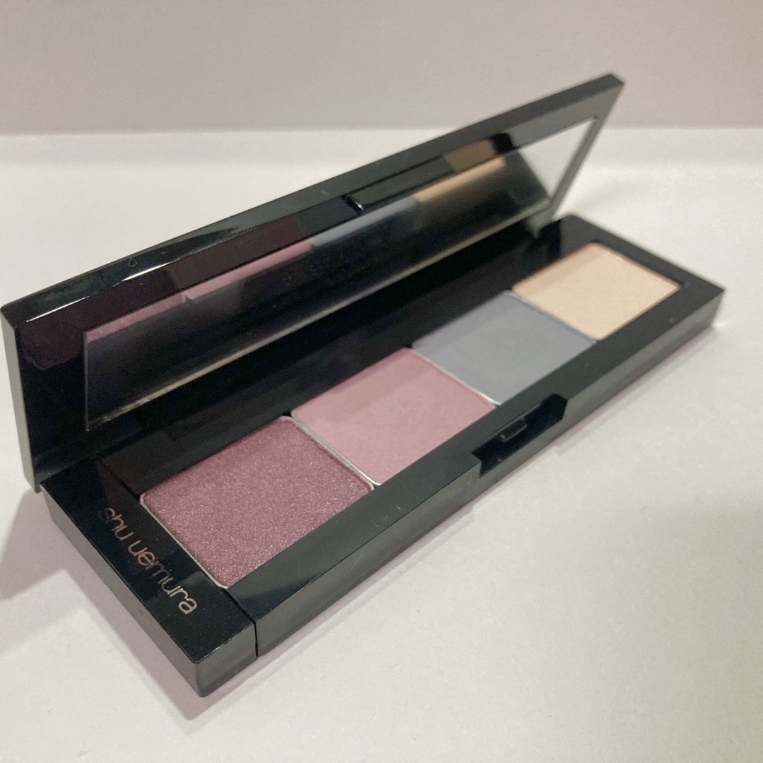 shu uemura(シュウウエムラ)のシュウウエムラ   プレスド アイシャドー4色&ケースセット コスメ/美容のベースメイク/化粧品(アイシャドウ)の商品写真