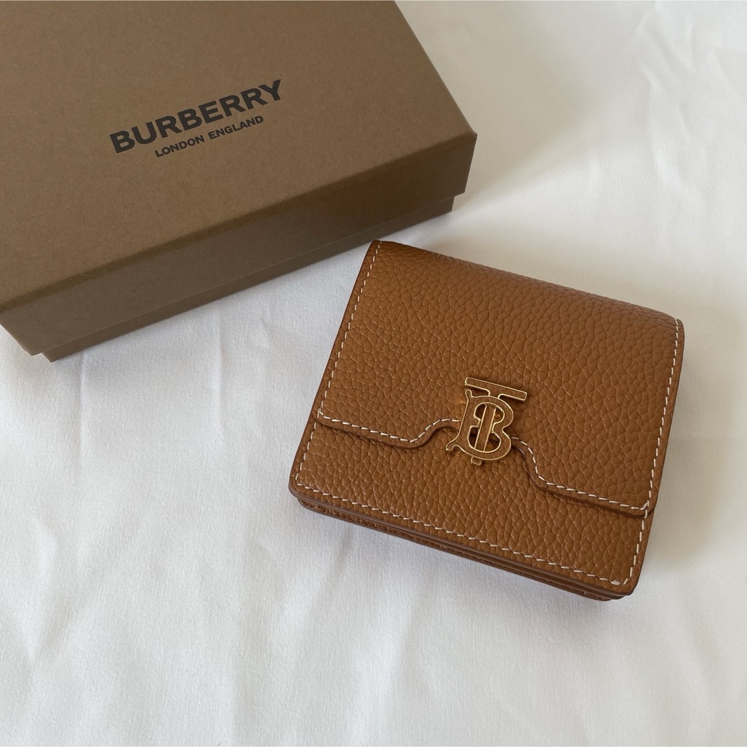 バーバリーBURBERRY 二つ折り財布　TBエンブレム