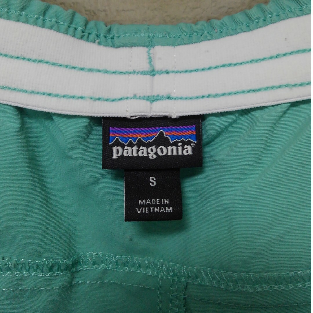 patagonia(パタゴニア)のパタゴニア　バギーズショーツ　ウィメンズ　ライトグリーン　Sサイズ レディースのパンツ(ショートパンツ)の商品写真