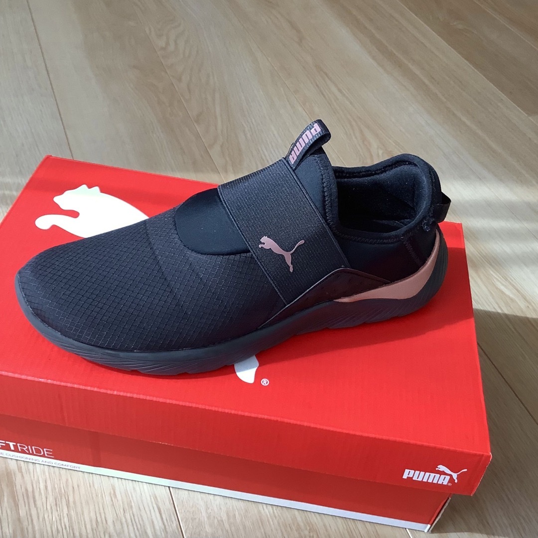 PUMA(プーマ)のPUMA プーマ　ソフトライド　レミ　スリッポン　ブラック　25.5 レディースの靴/シューズ(スニーカー)の商品写真