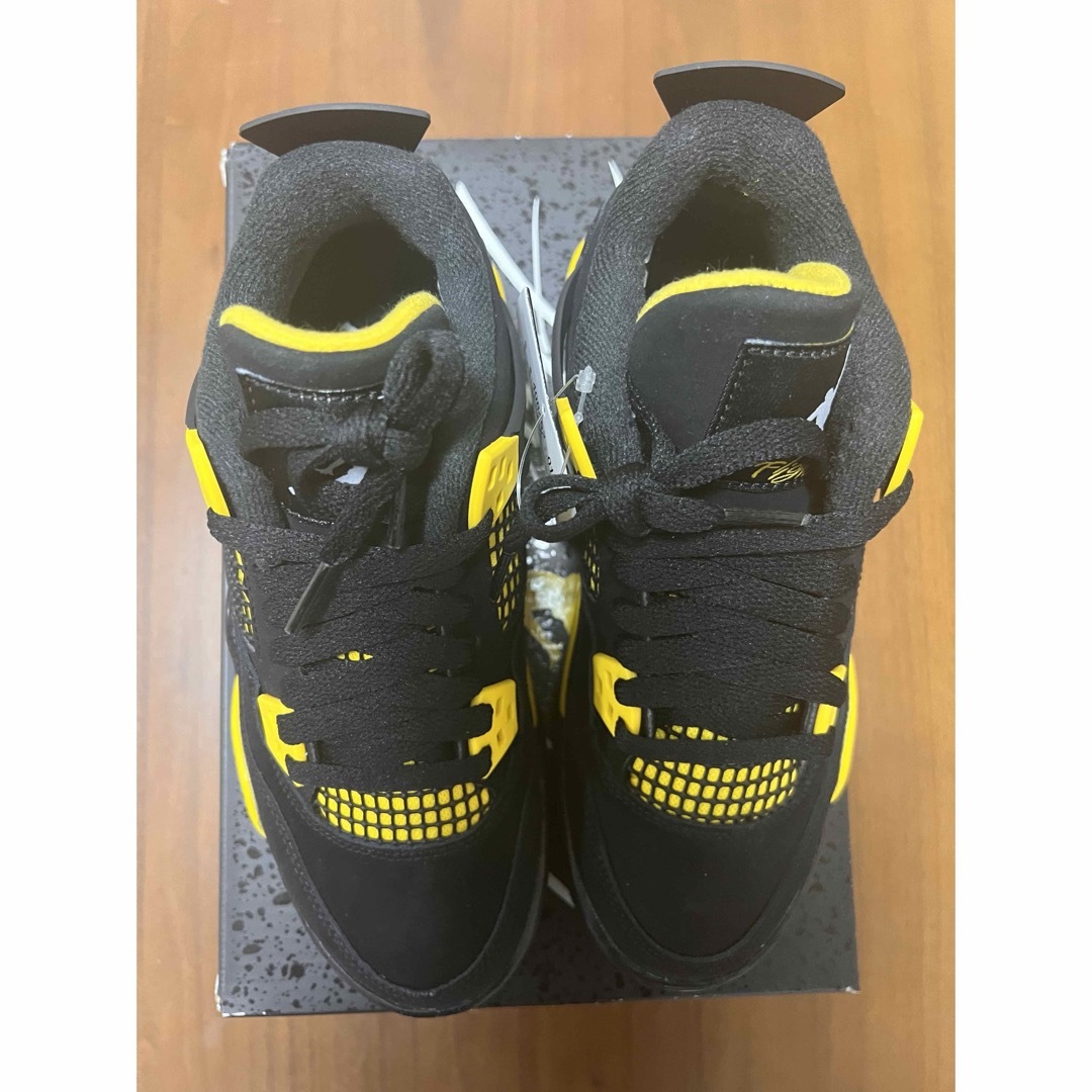 Jordan Brand（NIKE）(ジョーダン)のNike GS Air Jordan 4 Retro Thunder 2023 レディースの靴/シューズ(スニーカー)の商品写真