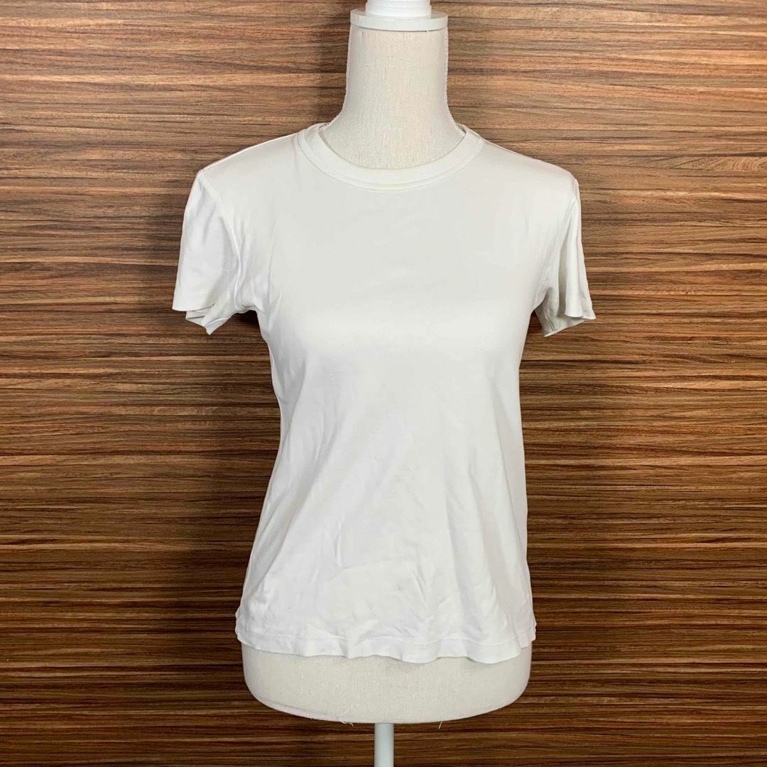 UNIQLO(ユニクロ)のUniqlo U ユニクロユー Tシャツ Mサイズ 白 ホワイト 半袖 無地 レディースのトップス(Tシャツ(半袖/袖なし))の商品写真