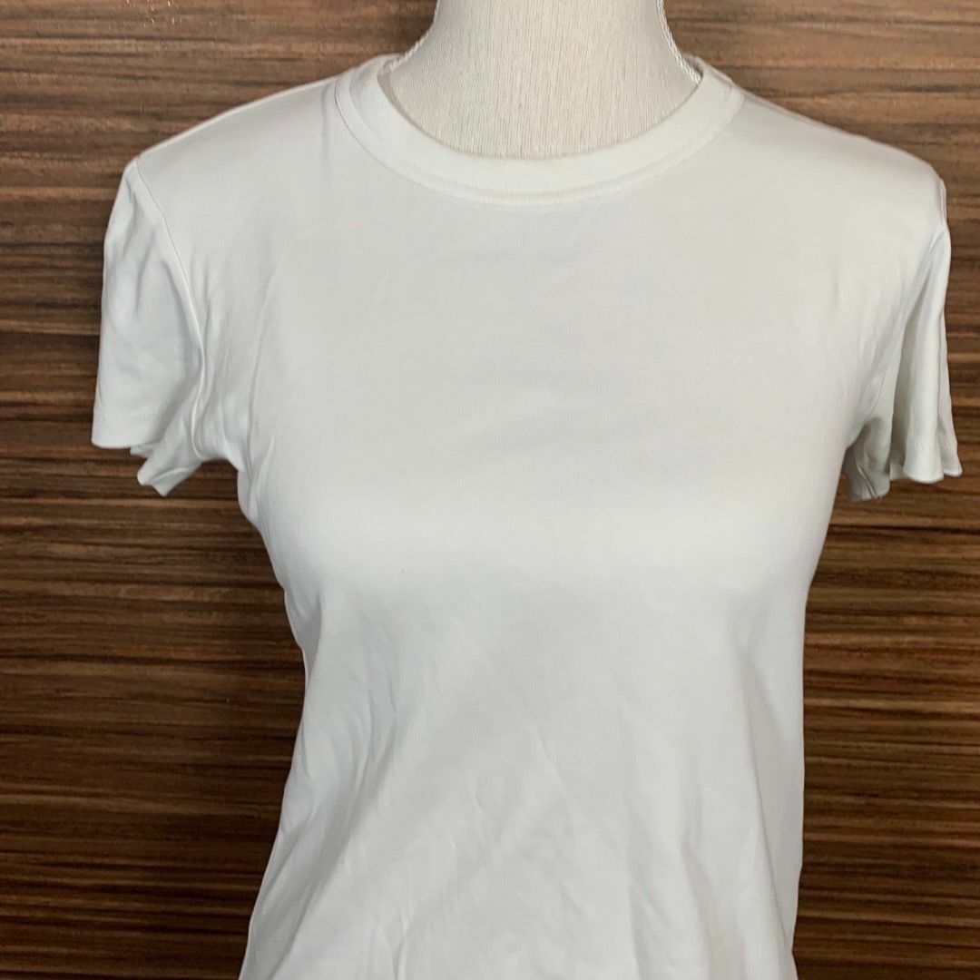 UNIQLO(ユニクロ)のUniqlo U ユニクロユー Tシャツ Mサイズ 白 ホワイト 半袖 無地 レディースのトップス(Tシャツ(半袖/袖なし))の商品写真