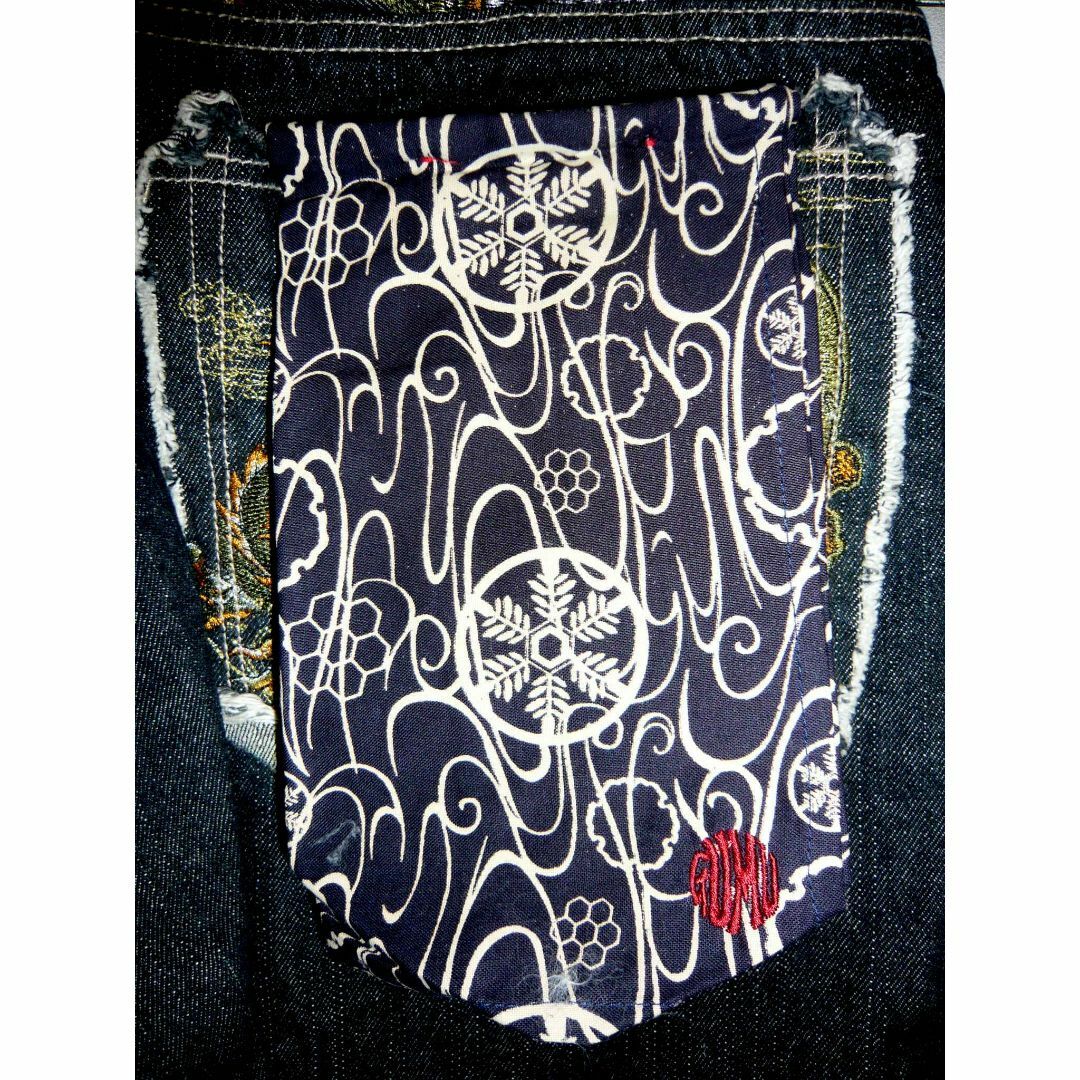 新品 gumu 刺繍 和柄 デニム M メンズのパンツ(デニム/ジーンズ)の商品写真