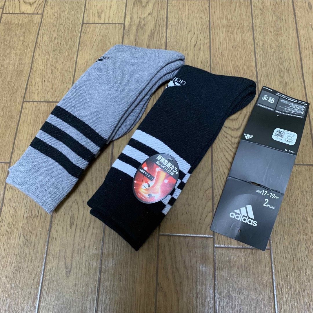 adidas(アディダス)の新品　adidas クルーソックス　厚手　17〜19㎝　2色 キッズ/ベビー/マタニティのこども用ファッション小物(靴下/タイツ)の商品写真