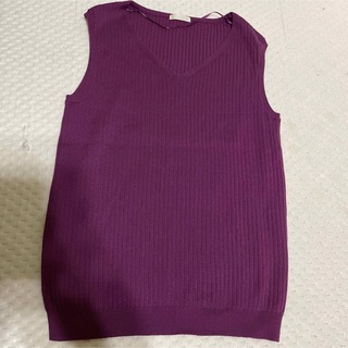 ジーユー(GU)のジーユー　gu  GU  UVカットウォッシャブルVネックセーター　パープル　紫(ニット/セーター)