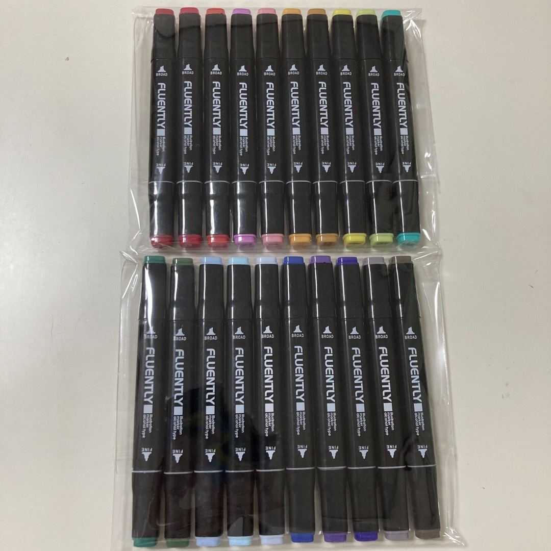 DAISO(ダイソー)のDAISO カラーペン 20色 バラ売り不可 インテリア/住まい/日用品の文房具(ペン/マーカー)の商品写真