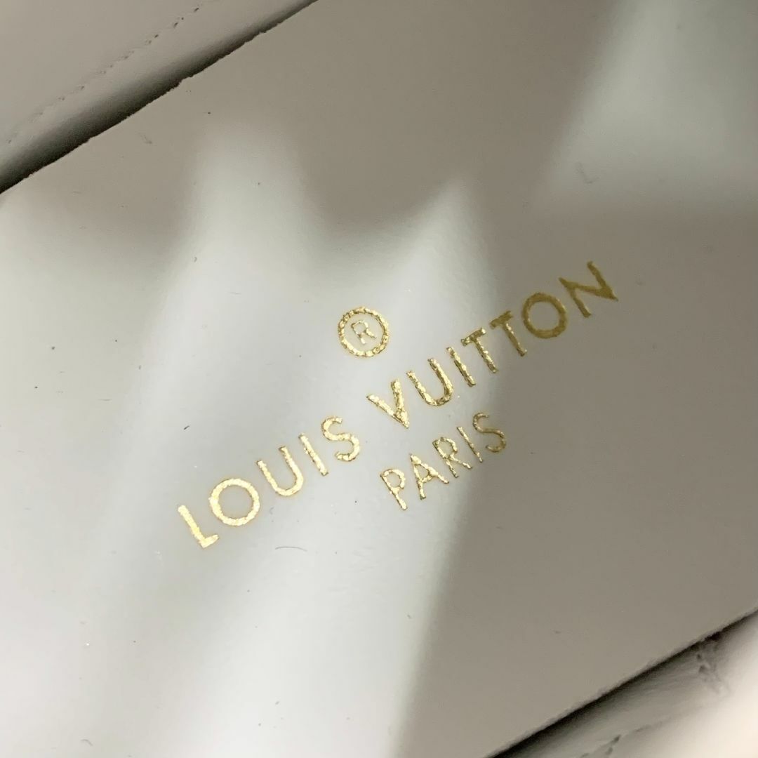 LOUIS VUITTON(ルイヴィトン)の8793 未使用 ヴィトン ステラーライン ハラコ レオパード スニーカー レディースの靴/シューズ(スニーカー)の商品写真
