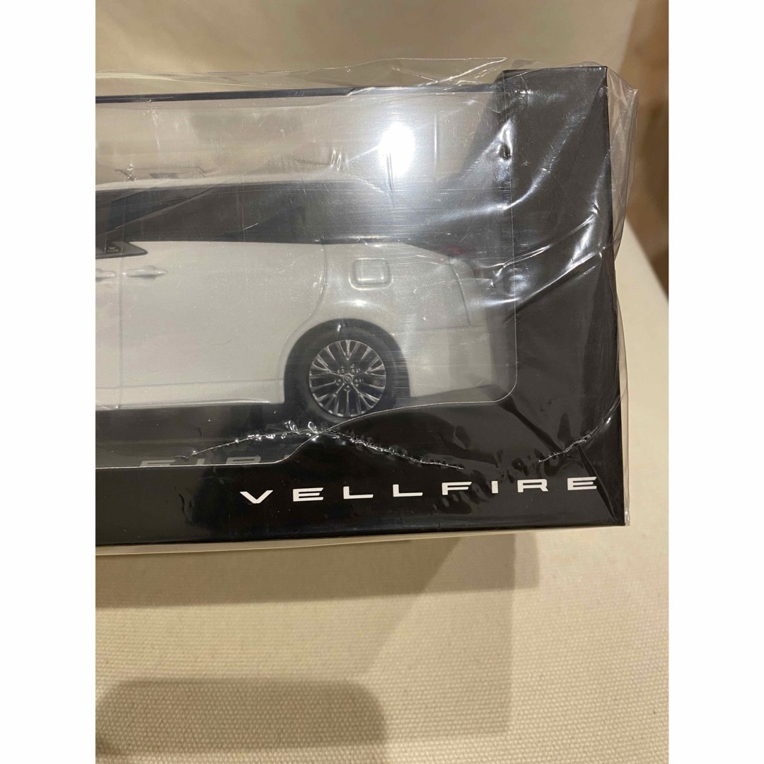 トヨタ(トヨタ)の新型ヴェルファイアミニカー　非売品 エンタメ/ホビーのおもちゃ/ぬいぐるみ(ミニカー)の商品写真